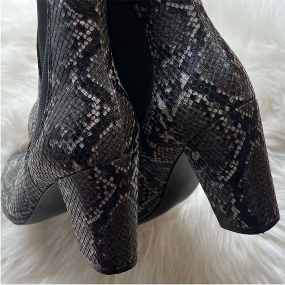 Steve Madden Subtle Grey Snake Print Heeled Boots Size 8 - Picture 5 of 12